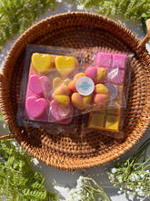 Load image into Gallery viewer, Nectarine Blossom &amp; Honey Wax Melts
