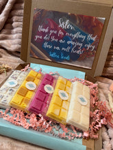 Load image into Gallery viewer, Happy Birthday, Thank you, Auntie, Mum Wax Melt Gift Box

